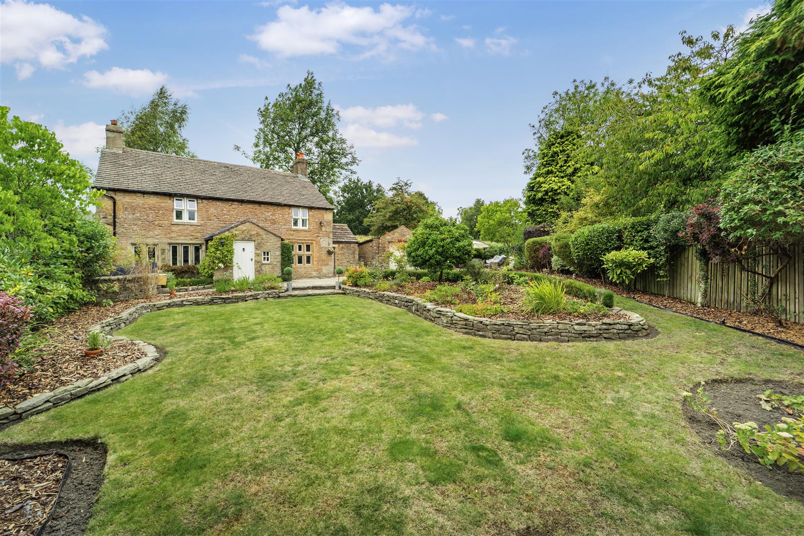 Starkies Farmhouse Image