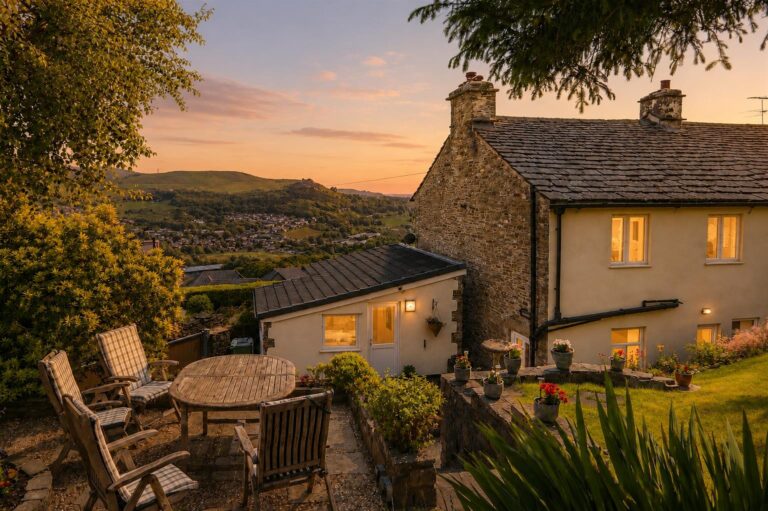 Oakenhead Cottage, 371 Image