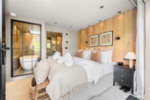 Property Image 100