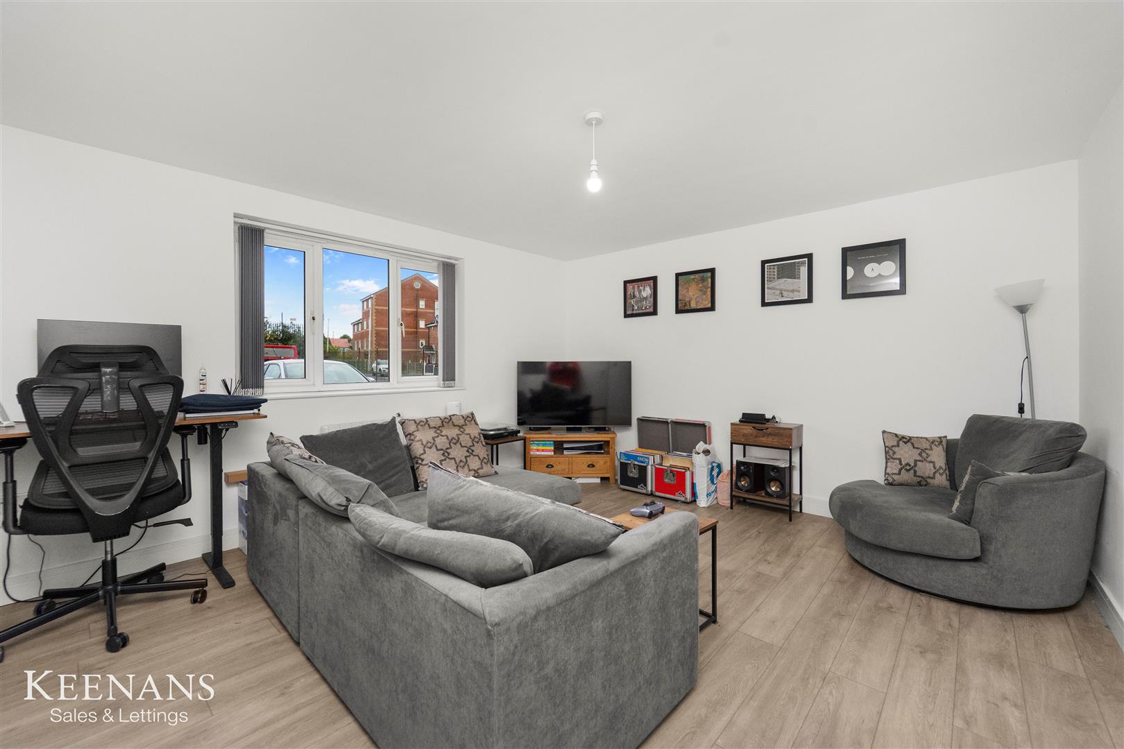 Worsley Gardens, 7 Image