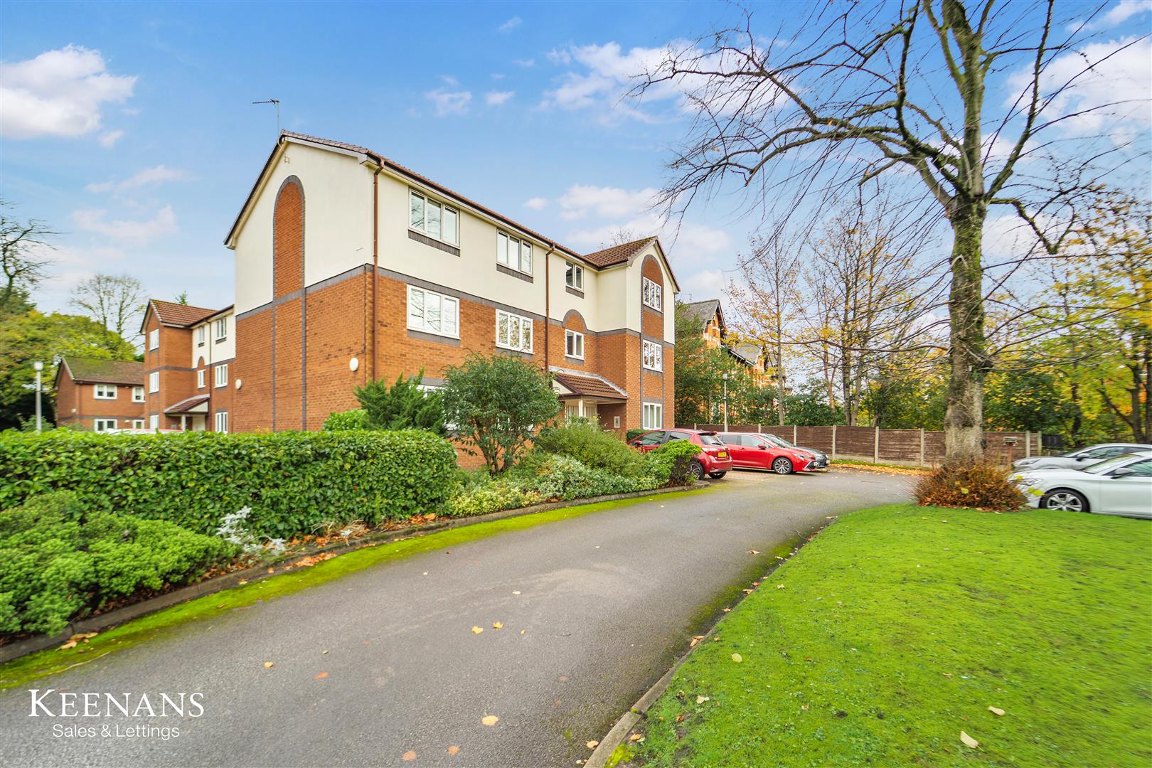 Flat 7, The Hollies 216-218 Image