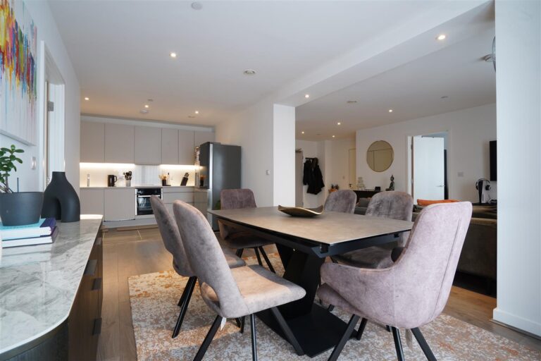Apartment 407, 2 Image
