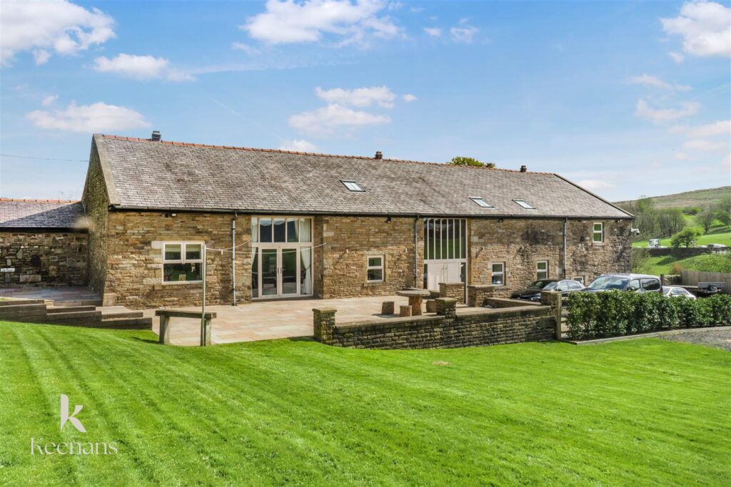 Clow Barn Image