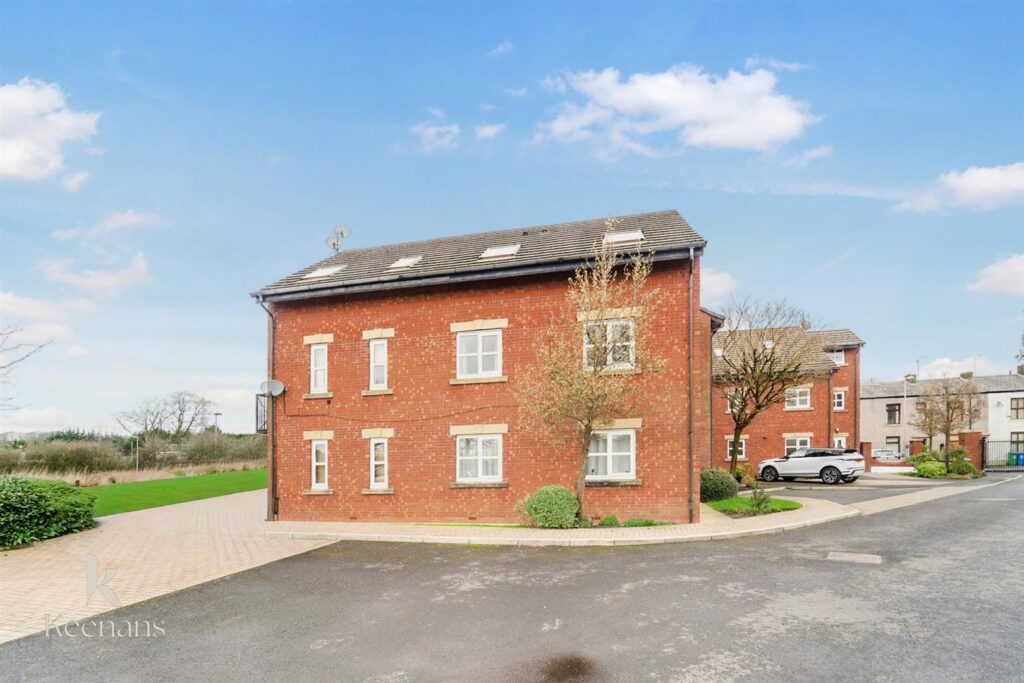 Apartment 14, Burns Court Image