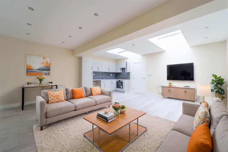 Flat 4, Chaddesley House Image