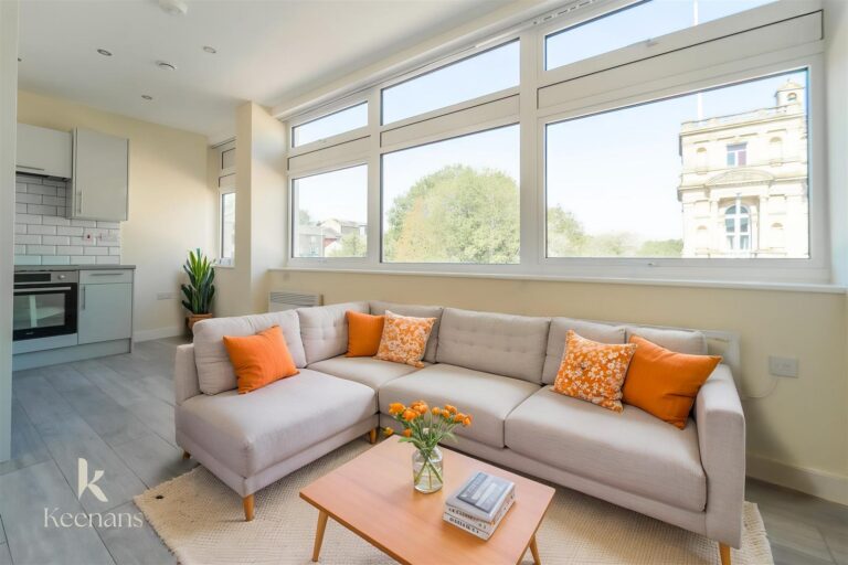 Flat 10, Chaddesley House Image