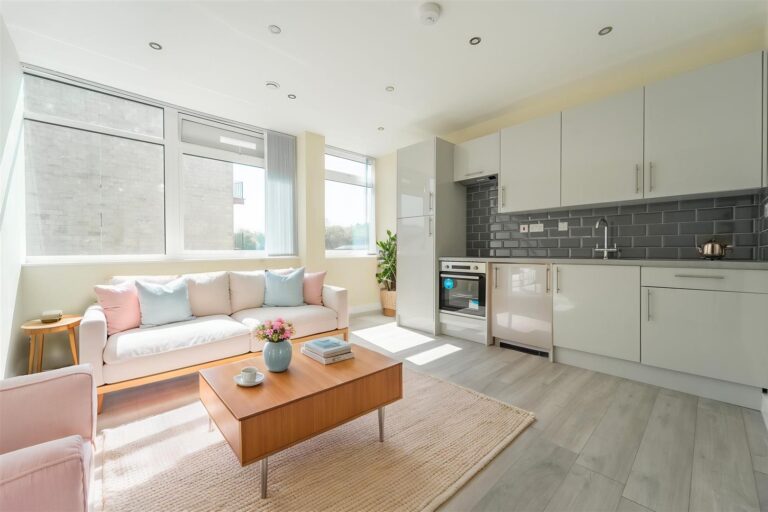 Flat 14, Chaddesley House Image