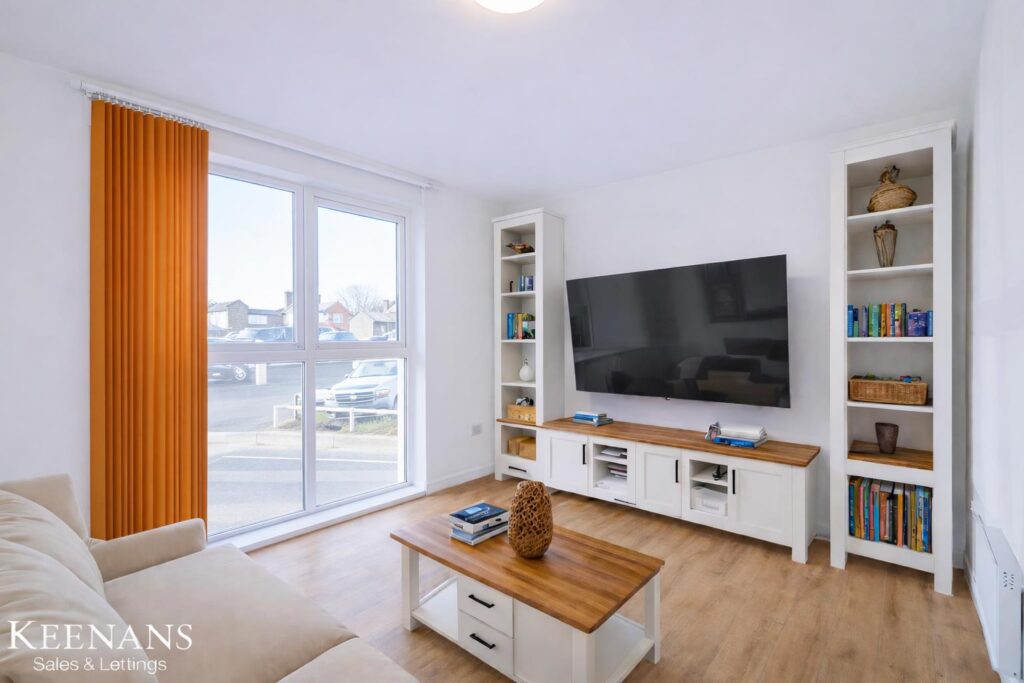 Apartment 10, 82 Image