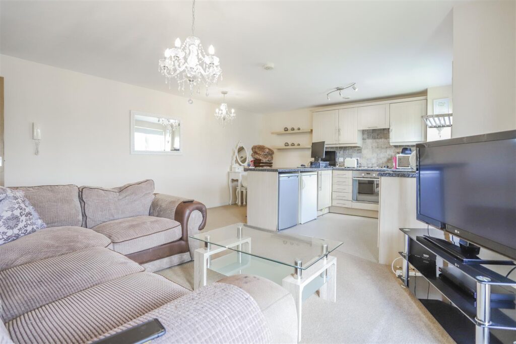 5 Underwood Court, 9 Image
